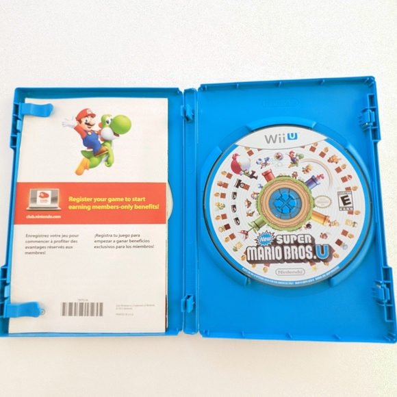 New Super Mario Bros U Video Game With Case And Manual - Picture 2 of 4